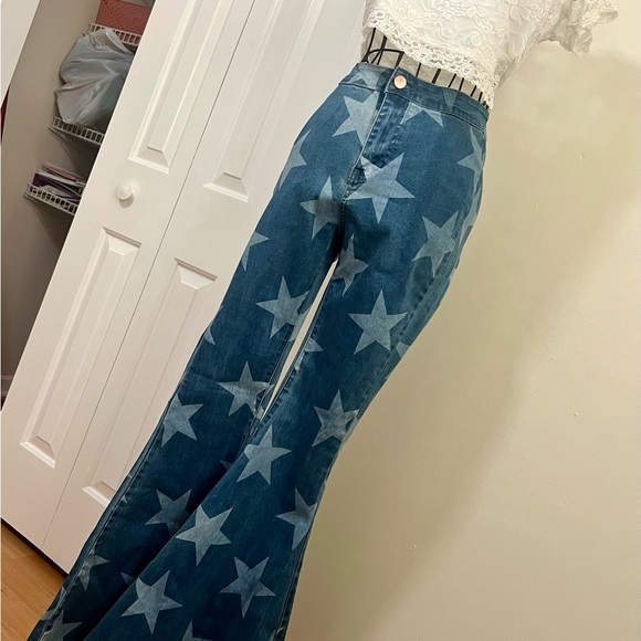 Star Patterned High Rise Flare Jeans nwt - Picture 2 of 6